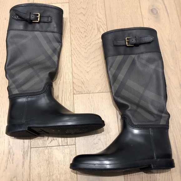 Burberry Rain Boots Size 8.5 - Picture 1 of 4
